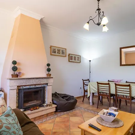 3 Bedroom Cozy In Chiclana De La Fronter Holiday home *