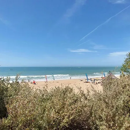 3 Bedroom Cozy In Chiclana De La Fronter Holiday home